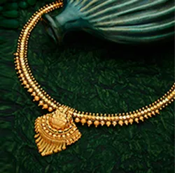 Traditional Gold Necklace with Pendant